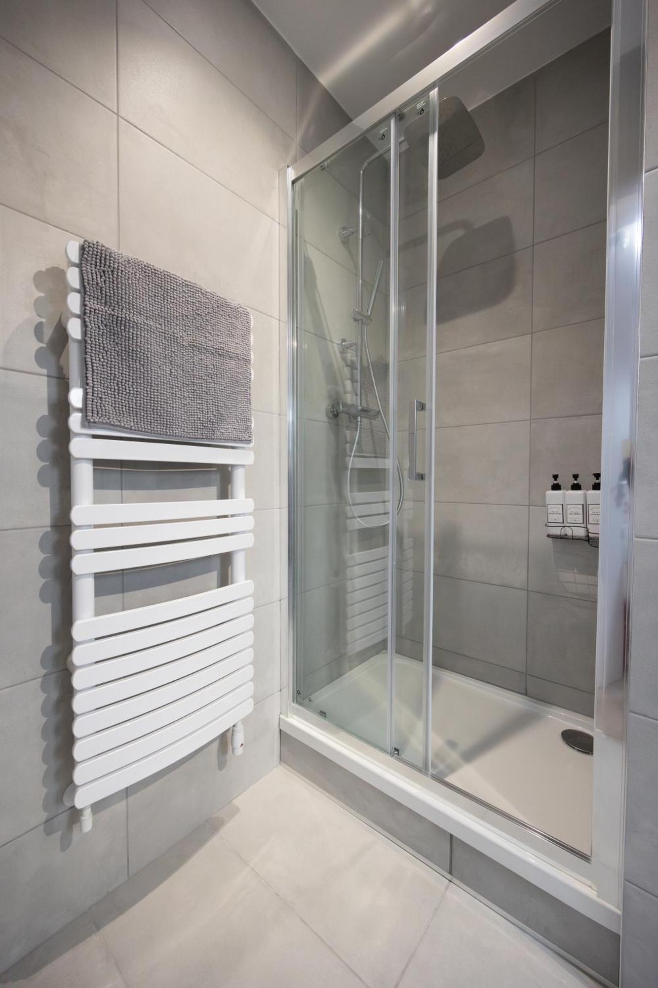 Ferienwohnung Stunning 3Br, Free Parking, Near Town Center, Long Term Discoun Reading Exterior foto